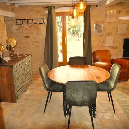 Holiday home Les Pierres Blondes *