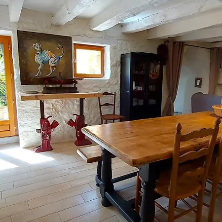 Les Pierres Blondes Holiday home *